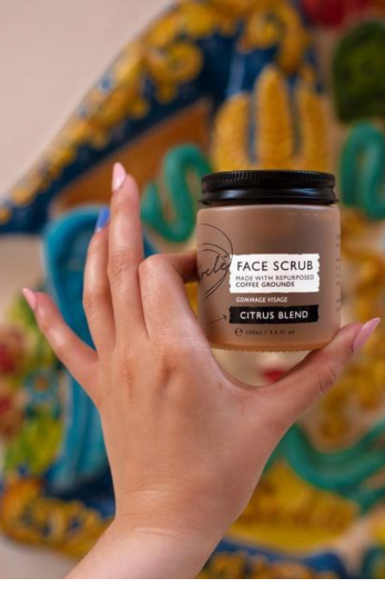 Prirodni piling za lice s kavom & citrusima - UpCircle