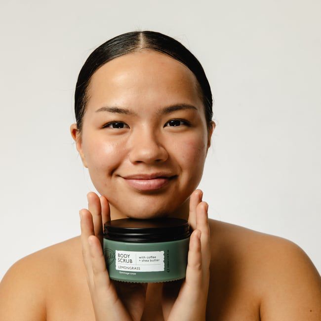 Njegujući, prirodni piling za tijelo - UpCircle - slika 5