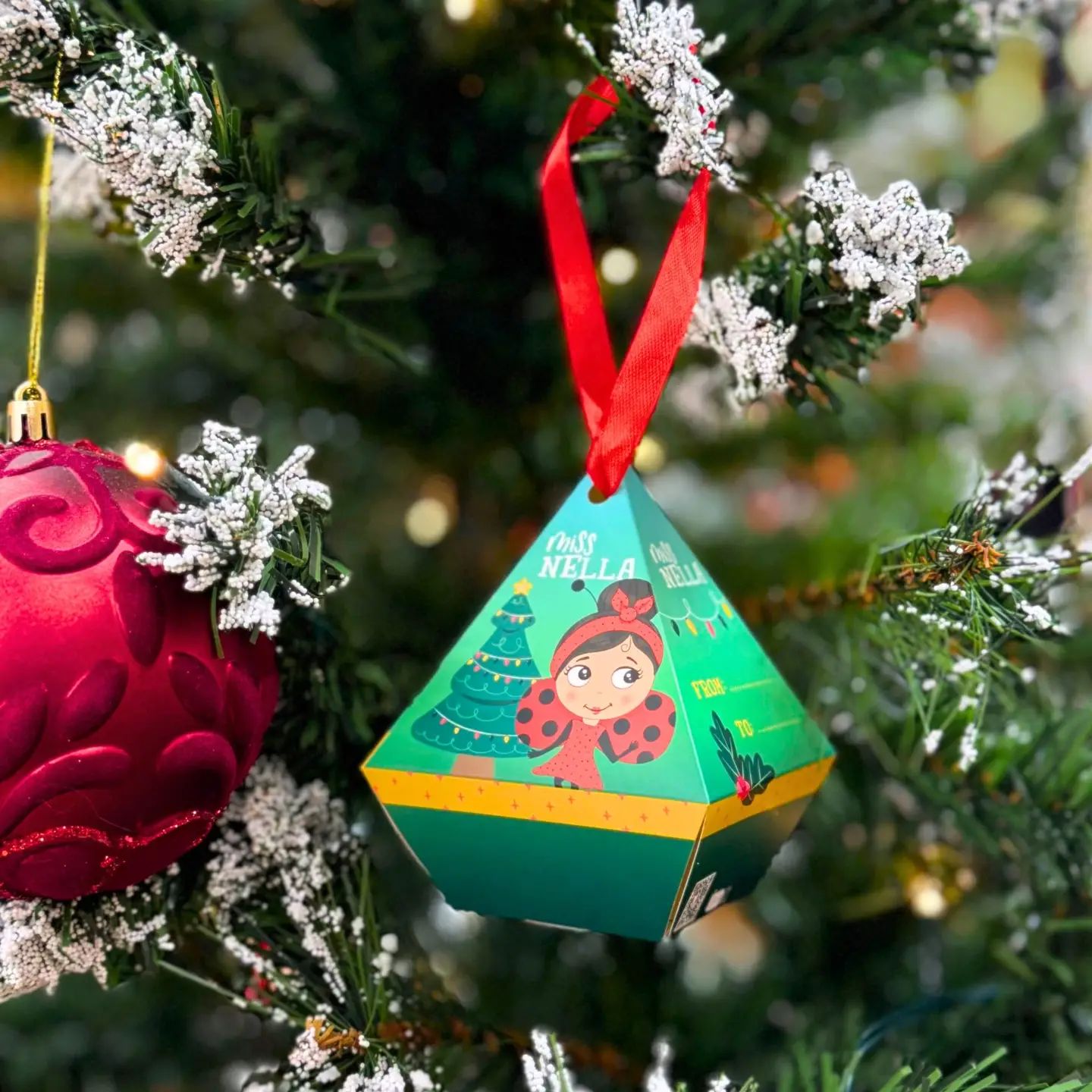 Blagdanski Miss Nella Set – Balzam & Sjenilo u Čarobnoj Kuglici - Miss Nella - slika 2